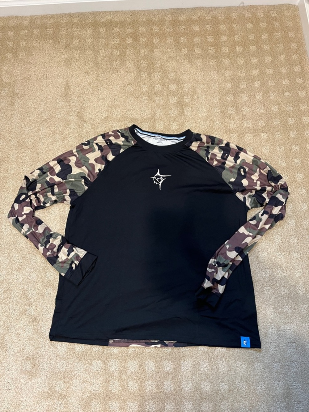 White Water New Black Long-Sleeve Raglan Shirt with Camouflage Sleeves XL